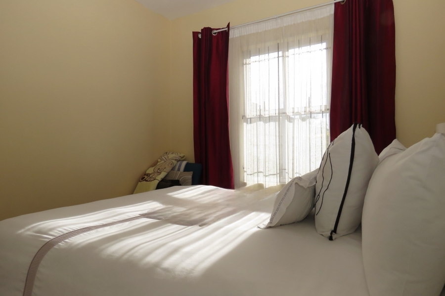 To Let 2 Bedroom Property for Rent in Parklands Western Cape